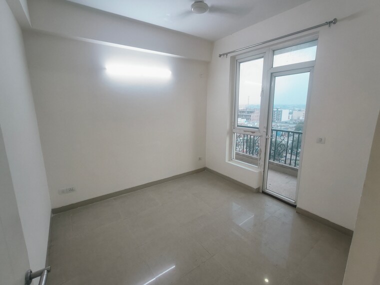 Room, emaar-emerald-estate 3 Bedroom 1395 Sq.Ft. Apartment In Sector 65 Gurgaon 9340351