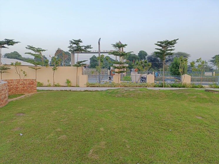 Garden, rampura  120 Sq.Yd. Plot In Rampura Gurgaon 9340202