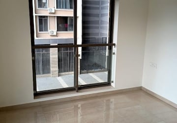 Room in 3 BHK Apartment at Spenta Alta Vista, Chembur – for Rent