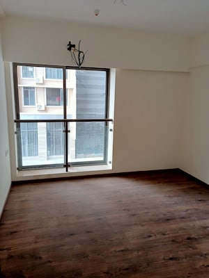 Room in 3 BHK Apartment at Spenta Alta Vista, Chembur – for Rent