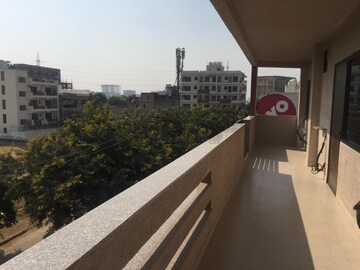 Balcony in 4 BHK Builder Floor at Vipul World Floors, Sector 48 – for Rent