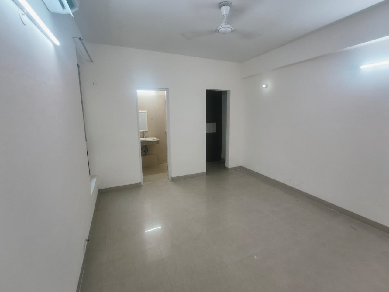 3 BHK + Extra Room Apartment For Rent in Emaar Emerald Estate