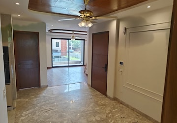 Room in 3 BHK Apartment at Anant Raj Ashok Estate, Sector 63a – for Rent