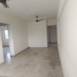 Room in 2 BHK Apartment at Juhu Vishal CHS, Airport Area Juhu – for Rent