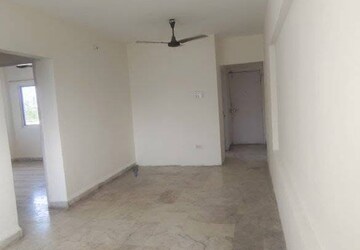 Room in 2 BHK Apartment at Juhu Vishal CHS, Airport Area Juhu – for Rent