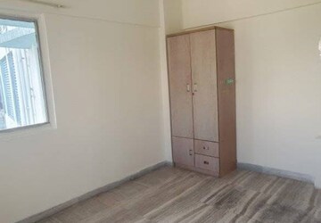 Room in 2 BHK Apartment at Juhu Vishal CHS, Airport Area Juhu – for Rent