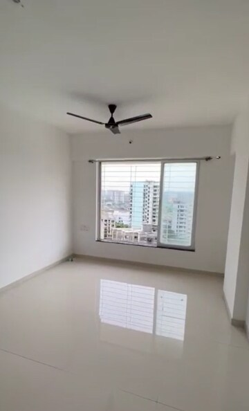 Room in 2 BHK Apartment at Vaibhav Queens Park, Chembur – for Rent