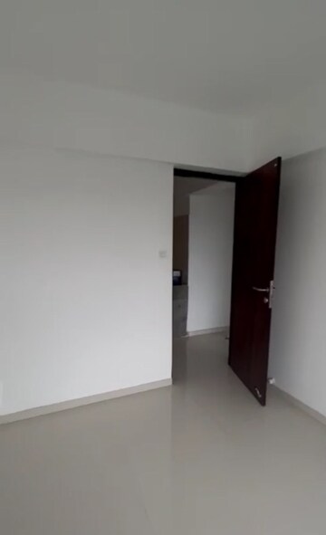 Room in 2 BHK Apartment at Vaibhav Queens Park, Chembur – for Rent
