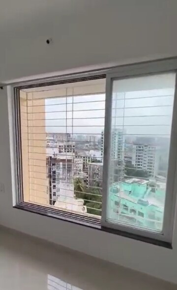 Room in 2 BHK Apartment at Vaibhav Queens Park, Chembur – for Rent