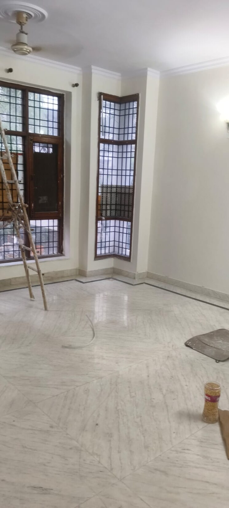 Room, rwa-apartments-sector-61 2.5 Bedroom 200 Sq.Mt. Villa In Sector 61 Noida 9340696