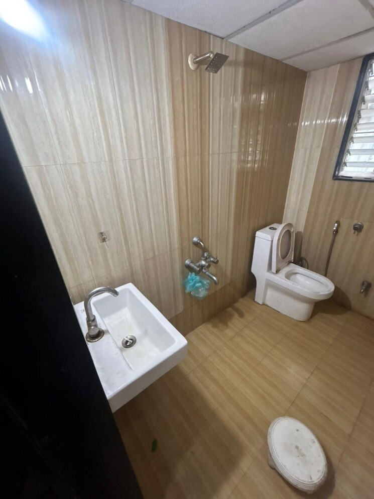 Bathroom, sai-miracle 2 Bedroom 800 Sq.Ft. Apartment In Rahatani Pune 9340692