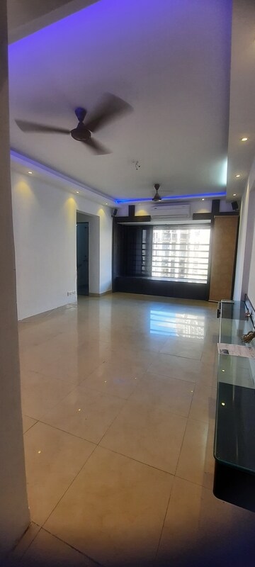 Room in 2 BHK Apartment at Blue Mountain Towers, Shashtri Nagar – for Sale