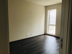 Room in 3 BHK Apartment at Ireo The Corridors, Sector 67a – for Rent