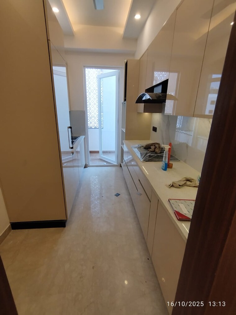 Kitchen, sector 71 3 Bedroom 2000 Sq.Ft. Builder Floor In Sector 71 Gurgaon 9340749