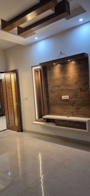 Furnished Amenities in 4 BHK Independent House at Sector 125 – for Sale