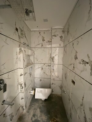 Bathroom in 3 BHK Builder Floor at Old Rajinder Nagar – for Rent