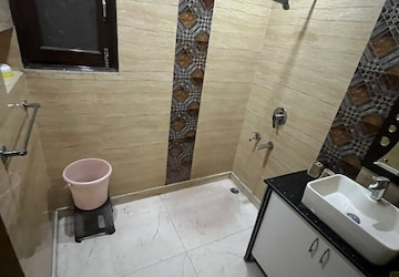 Master Bedroom in 3 BHK Builder Floor at Old Rajinder Nagar – for Rent