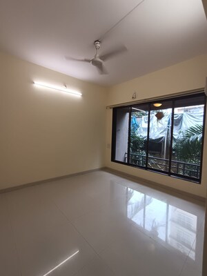 1 BHK Apartment For Rent in Kandivali West