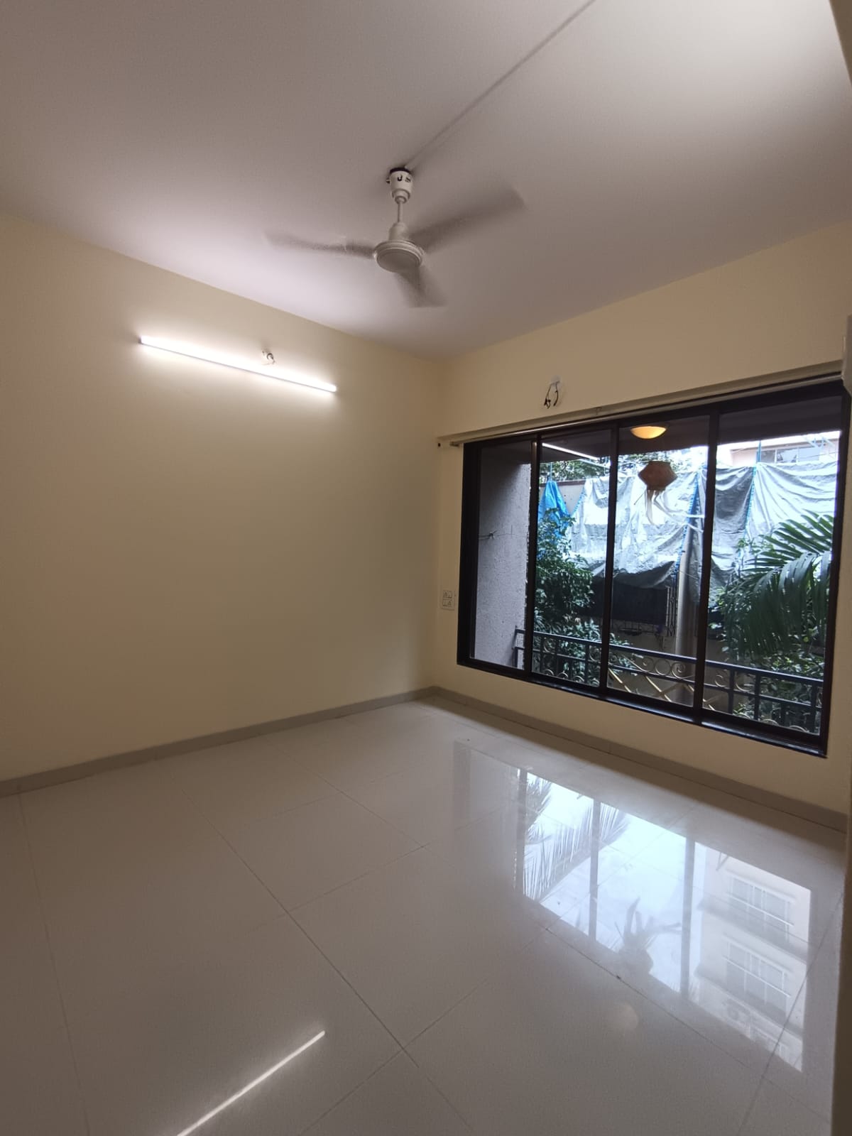 1 BHK Apartment For Rent in Kandivali West