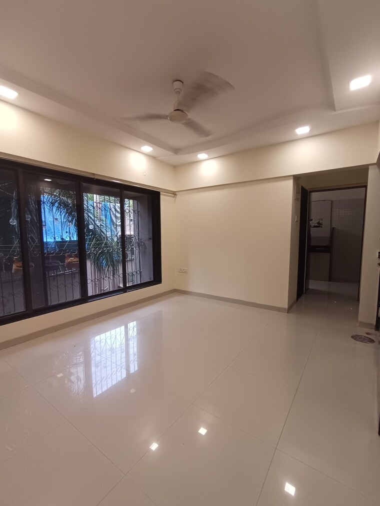 Room, kandivali west 1 Bedroom 600 Sq.Ft. Apartment In Kandivali West Mumbai 9340753