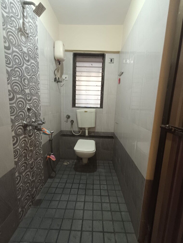 Bathroom, kandivali west 1 Bedroom 600 Sq.Ft. Apartment In Kandivali West Mumbai 9340753