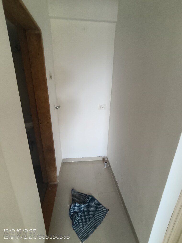 Bathroom, squarefeet-grand-square 2 Bedroom 700 Sq.Ft. Apartment In Anand Nagar Thane 9340800