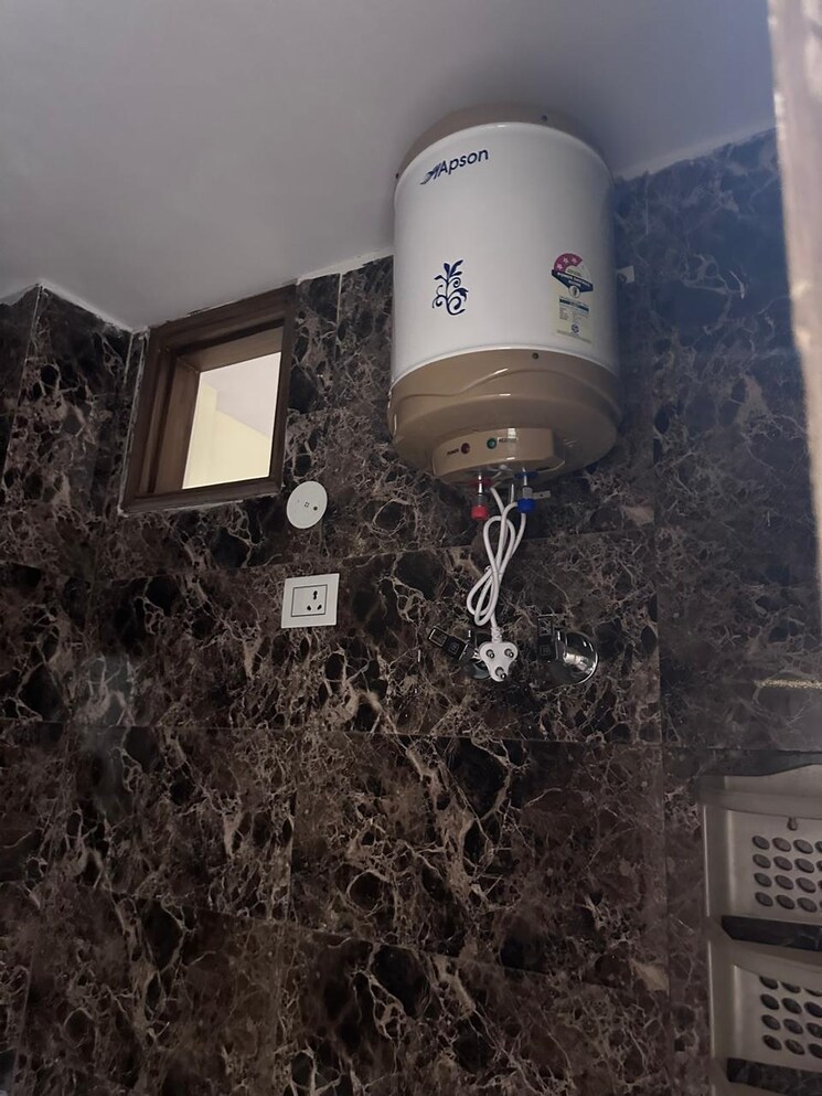 Bathroom, nirman vihar 2 Bedroom 753 Sq.Ft. Builder Floor In Nirman Vihar Delhi 9340822