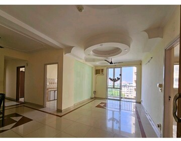 Building Lobby in 3 BHK Apartment at DLF Ridgewood Estate, Dlf Phase iv – for Sale