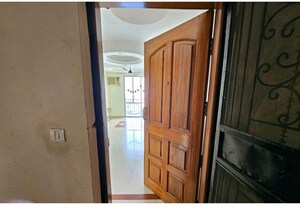 Furnished Amenities in 3 BHK Apartment at DLF Ridgewood Estate, Dlf Phase iv – for Sale