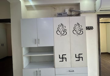 Building Lobby in 3 BHK Builder Floor at Old Rajinder Nagar – for Rent