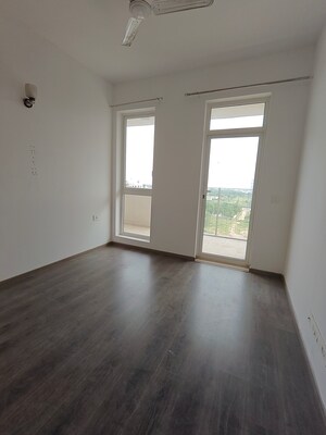 Room in 3 BHK Apartment at Ireo The Corridors, Sector 67a – for Rent