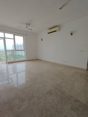 Room in 3 BHK Apartment at Ireo The Corridors, Sector 67a – for Rent