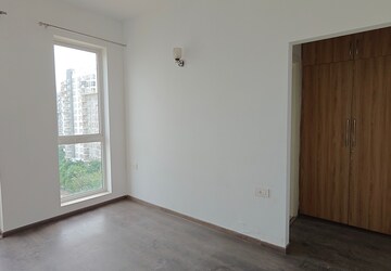 Room in 3 BHK Apartment at Ireo The Corridors, Sector 67a – for Rent