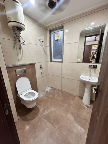 Bathroom in 1 BHK Builder Floor at Sector 55 – for Rent