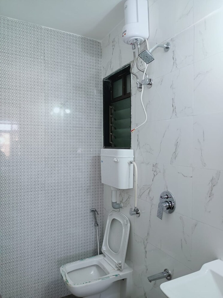 Bathroom, conwood-astoria 1 Bedroom 440 Sq.Ft. Apartment In Goregaon East Mumbai 9340942