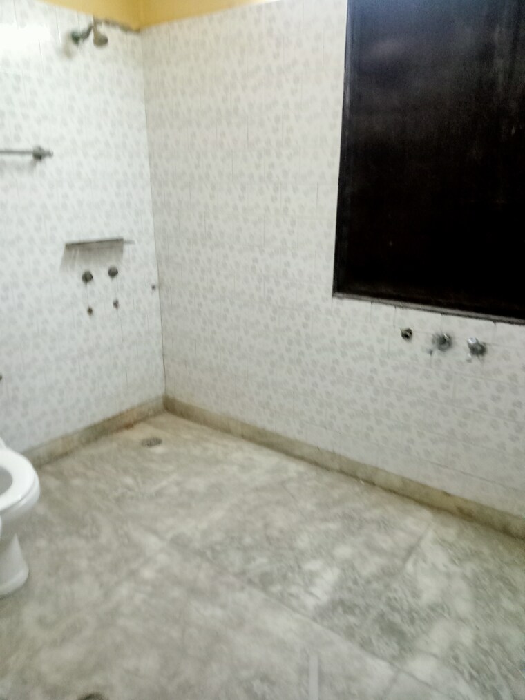 Room, anupam garden Commercial Office Space 4500 Sq.Ft. In Anupam Garden Delhi 9341009