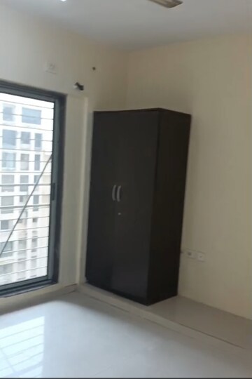 Room in 2 BHK Apartment at Acme Ozone Phase II, Ghodbunder Road – for Rent