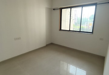 Room in 2 BHK Apartment at Puranik Hometown, Ghodbunder Road – for Rent