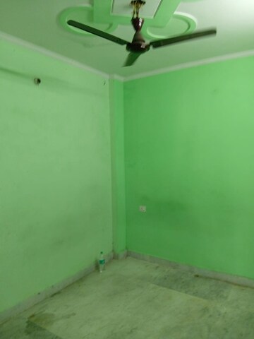 Room in 2 BHK Builder Floor at Nirman Vihar – for Rent