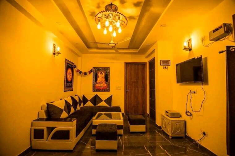 Living Room, chattarpur 2 Bedroom 1000 Sq.Ft. Builder Floor In Chattarpur Delhi 9341015