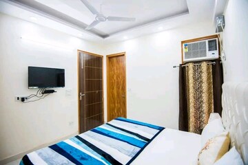 Bedroom in 2 BHK Builder Floor at Chattarpur – for Rent