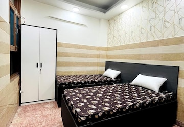 Bedroom in 2 BHK Builder Floor at Nirman Vihar – for Rent