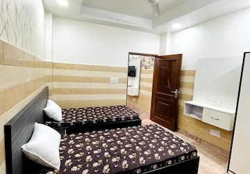 Bedroom in 2 BHK Builder Floor at Nirman Vihar – for Rent
