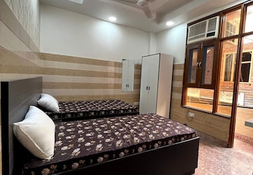2 BHK Builder Floor For Rent in Nirman Vihar