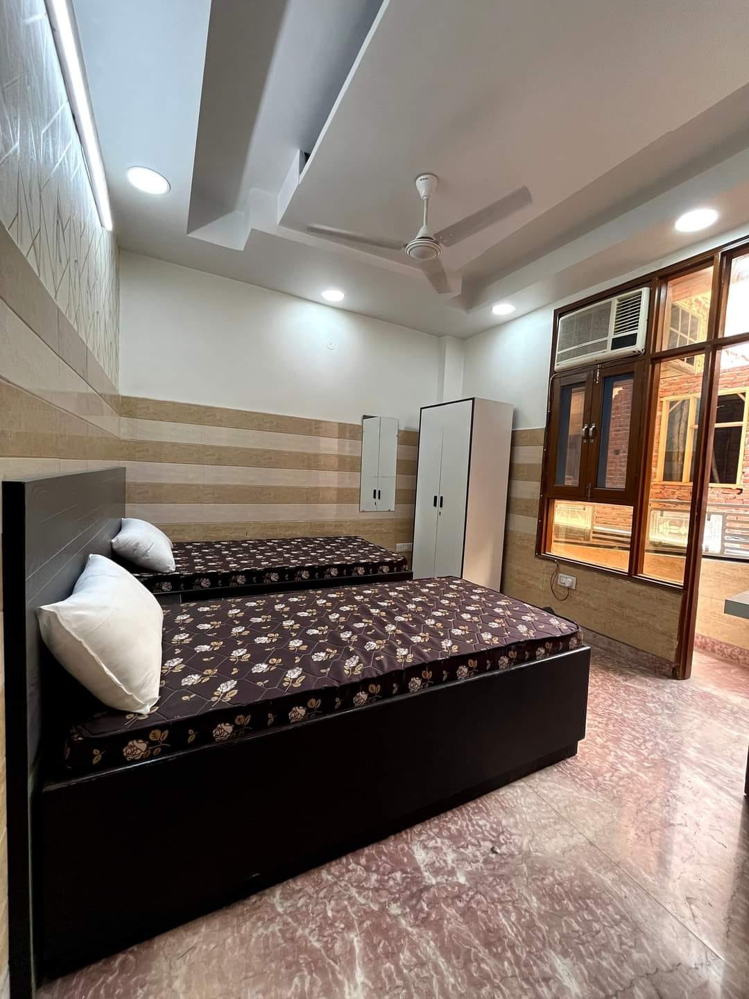 2 BHK Builder Floor For Rent in Nirman Vihar