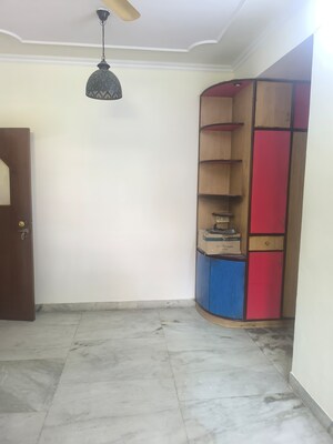 Room in 3.5 BHK Apartment at ATS Green III, Sector 50 – for Rent