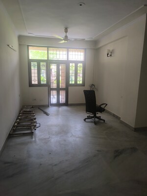 Room in 3.5 BHK Apartment at ATS Green III, Sector 50 – for Rent