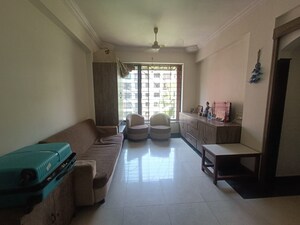 2 BHK Apartment For Rent in Nidhi Apartment, Malad West
