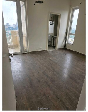 Room in 3 BHK Apartment at Emaar Palm Hills, Sector 77 – for Sale