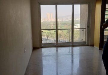 Room in 3 BHK Apartment at Lodha Fiorenza, Goregaon East – for Rent